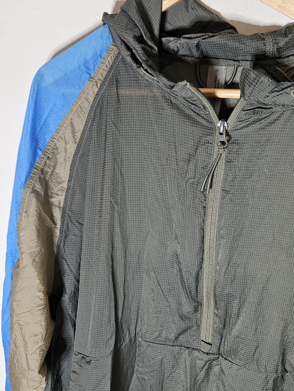Outdoor Voices  Break Lite Nylon Windbreaker Jacket Colorblock Men's XL - Picture 6 of 8
